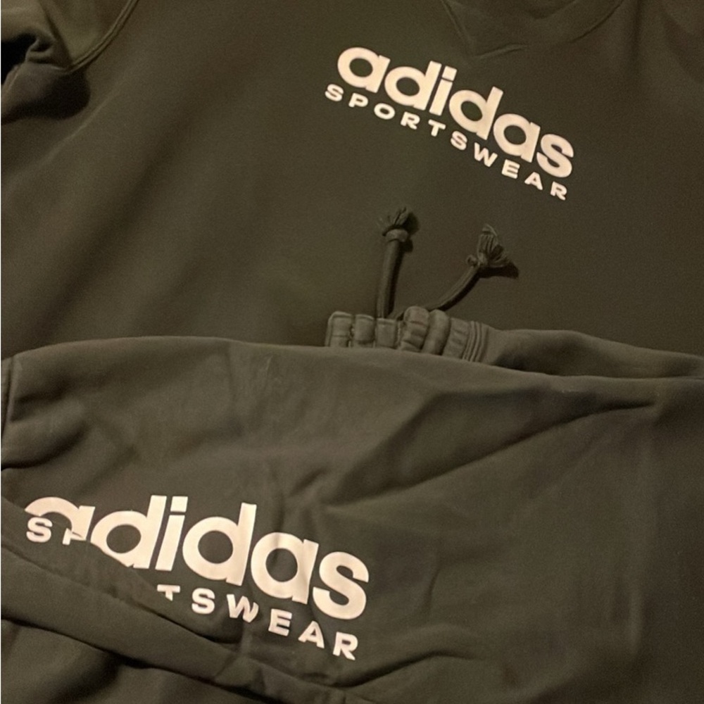 Adidas Crewneck Sweatshirt & Sweatpants